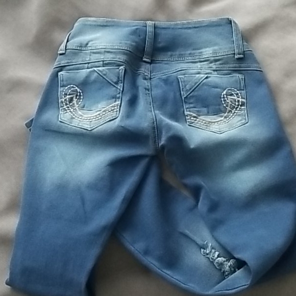 Jean - Picture 3 of 4